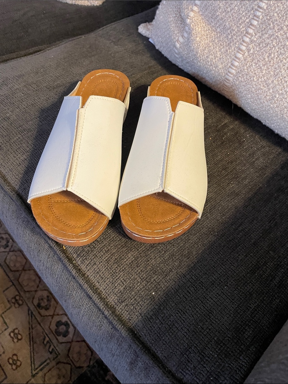 Women’s White Slide Sandals with Tan Footbed size 8.5